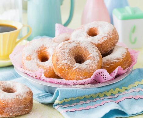 Cinnamon doughnuts