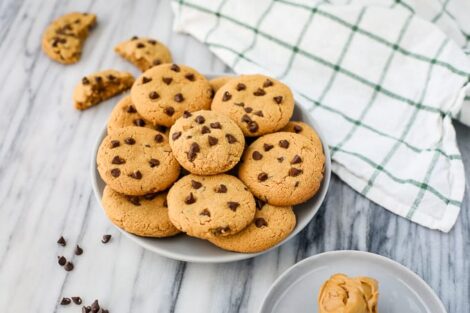 Peanut Butter Chocolate Chip Cookies 12 Peanut Butter Chocolate Chip Cookies