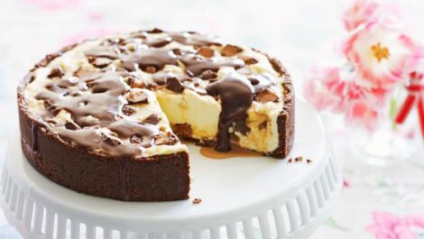 Mars bar cheesecake