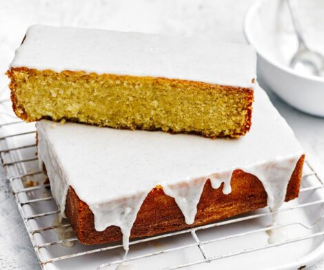Vanilla cake with vanilla bean icing