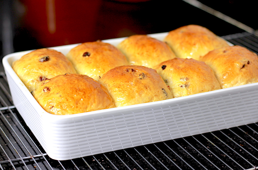 Recipe For Buttery Raisins Bread Rolls