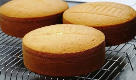 Vanilla Cake with Vanilla Buttercream
