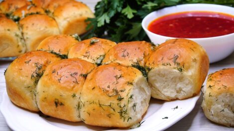 Garlic Parmesan Dinner Rolls