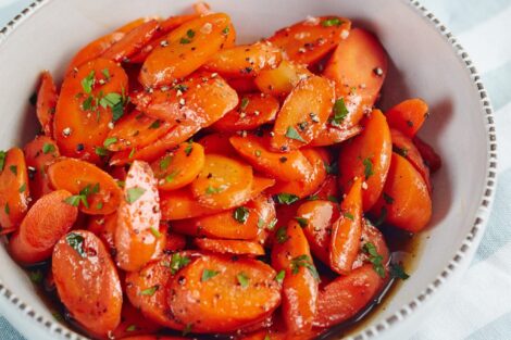 Honey Garlic Butter Roasted Carrots