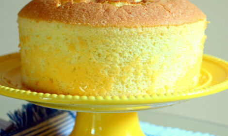 A Simple Lemon Chiffon Cake