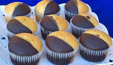 Chocolate Vanilla Cupcake