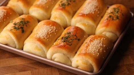 Roadhouse Bread Rolls