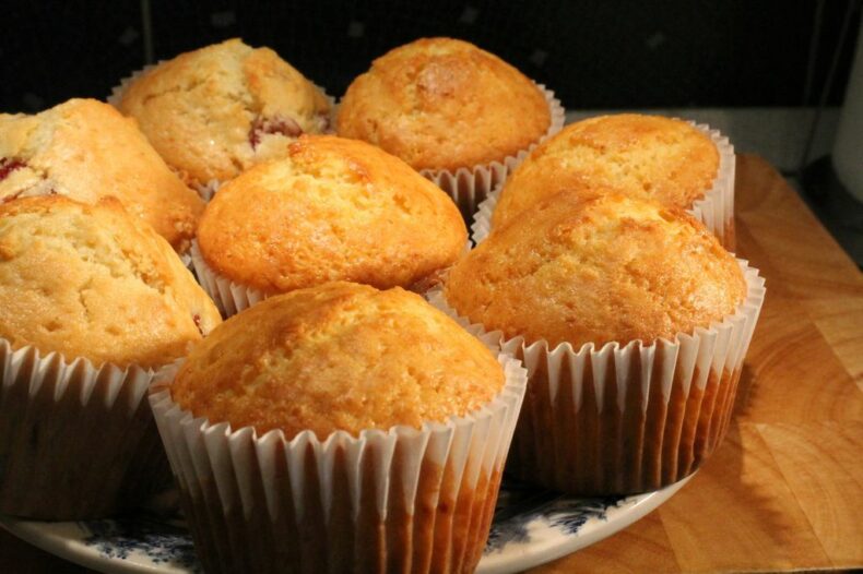 Simple Fluffy Homemade Muffins