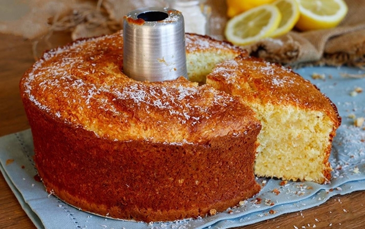 Lime and Coconut Drizzle Cake