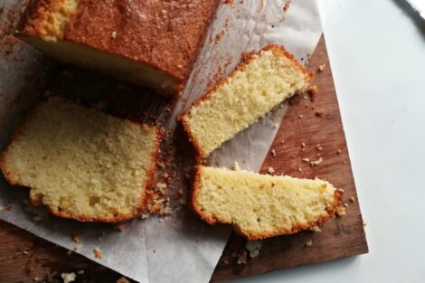 Semolina Yoghurt Cake