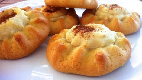 Cretan Sweet Cheese Pastries