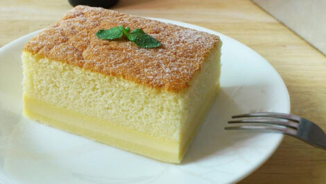 Magic custard cake