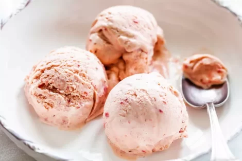 Strawberry icecream