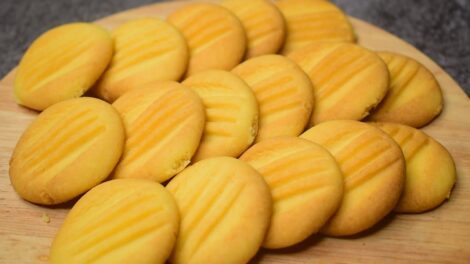 Custard cookies