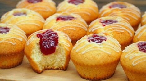 Fluffy Soft Lemon Muffins