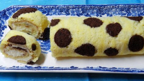 Swisss roll cake