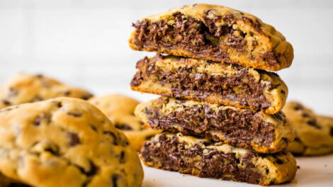 Bakery Style Chocolate Chip Cookie