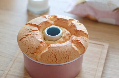 Light Cream Chiffon Cake