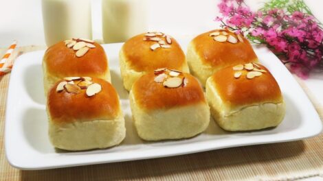 Buttery Dinner Rolls