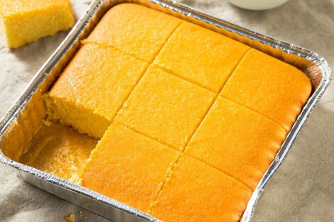 Quick Easy Moist Amish Cornbread
