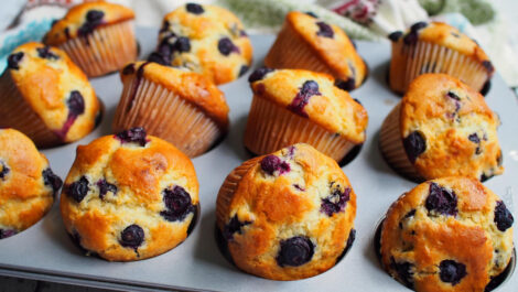 Vegan blueberry muffins