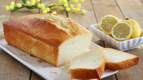 Butterless lemon plumcake