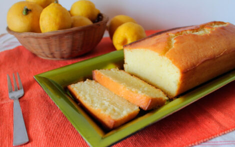 Soft lemon plumcake