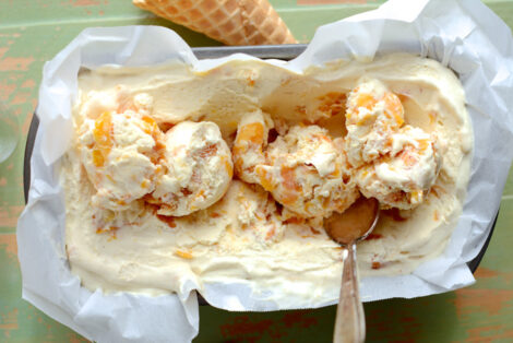 Caramelized Peaches No Churn Ice Cream