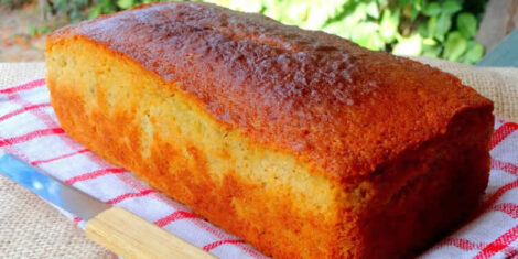 Yogurt spice loaf cake