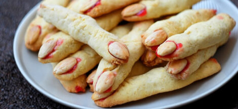 Witchs fingers halloween biscuits