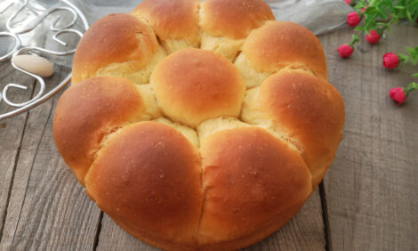 Simple and beautiful flower shaped bread