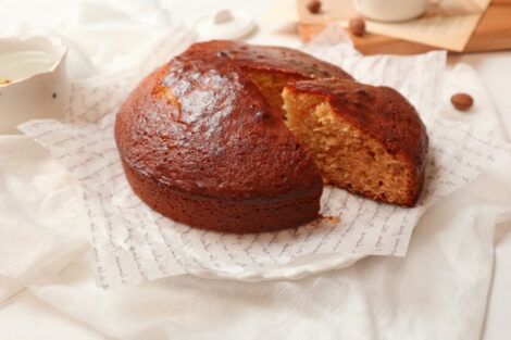 Simple honey cake