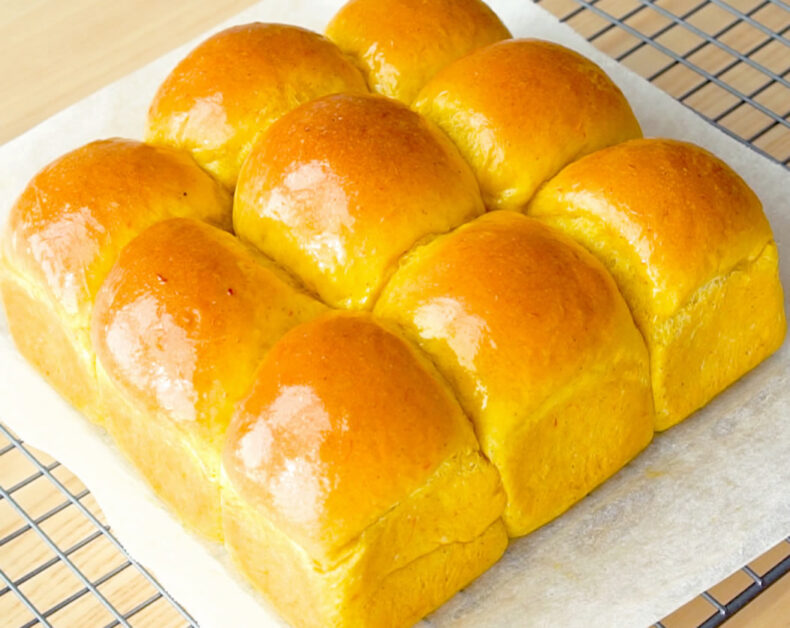 Soft and flavorful pumpkin buns