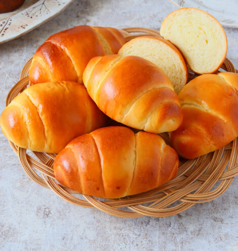 Fluffy butter rolls