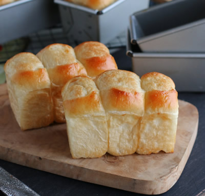 Mini butter top bread