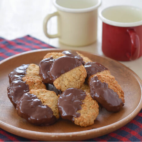 Chocolate maple oatmeal cookies