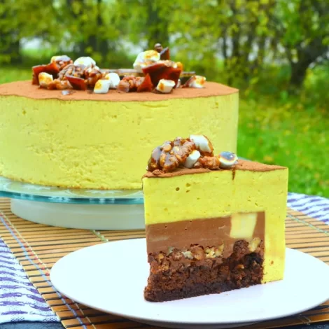 Banana mousse cake