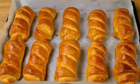 Homestyle Soft and Pillowy Rolls