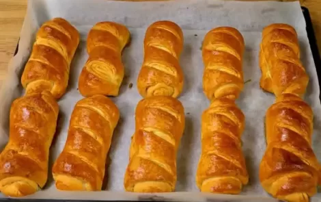 Homestyle Soft and Pillowy Rolls