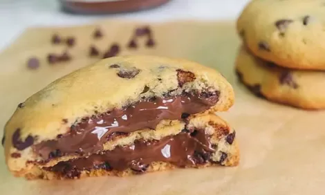 Nutella Filled Chocolate Chip Cookies