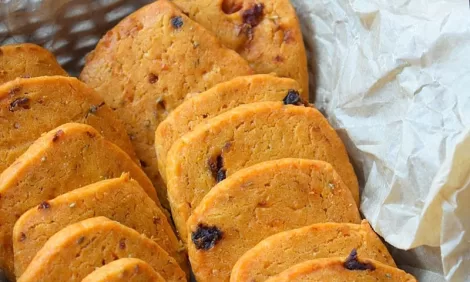 Parmesan cookies with sun dried tomatoes rosemary