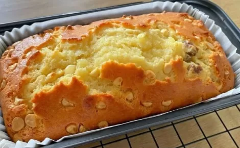 Yogurt Plumcake