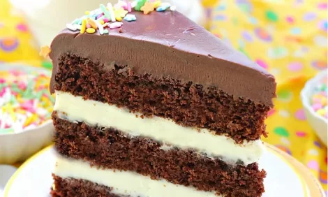 Chocolate cake with vanilla cream cheese frosting recipes