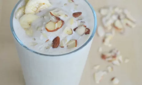 Creamy Banana Almond Smoothie recipes